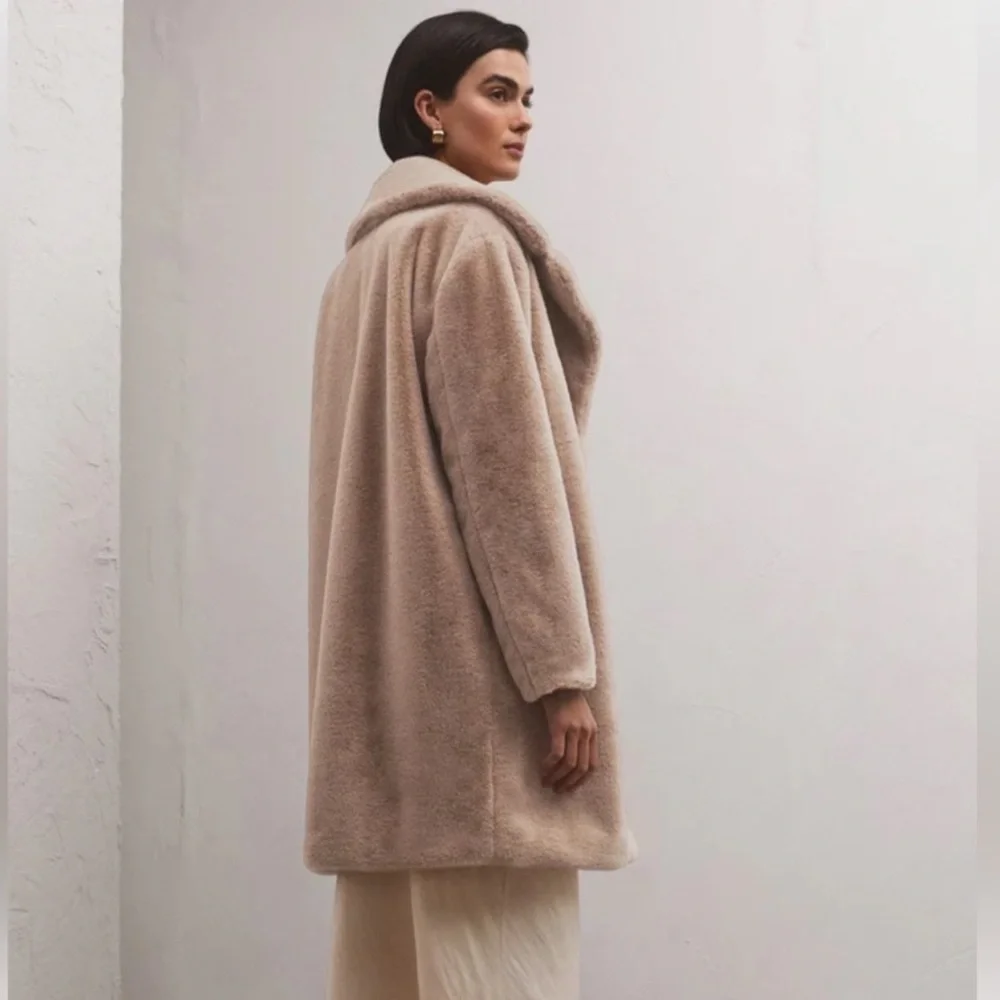 🧋NWOT Z SUPPLY COZY SUPER SOFT BEIGE NEUTRAL JEWEL FAUX FUR COAT - Picture 4 of 12